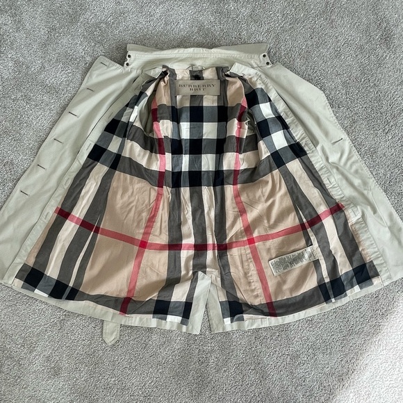 Burberry Light Tan Trench Coat - Picture 14 of 16